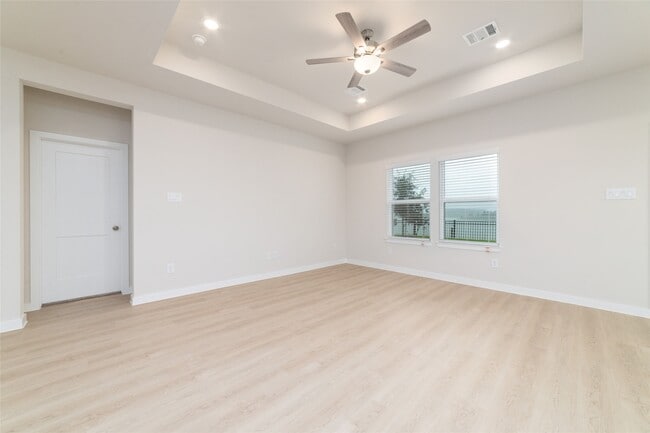 Building Photo - 5831 Westwood Shr Dr