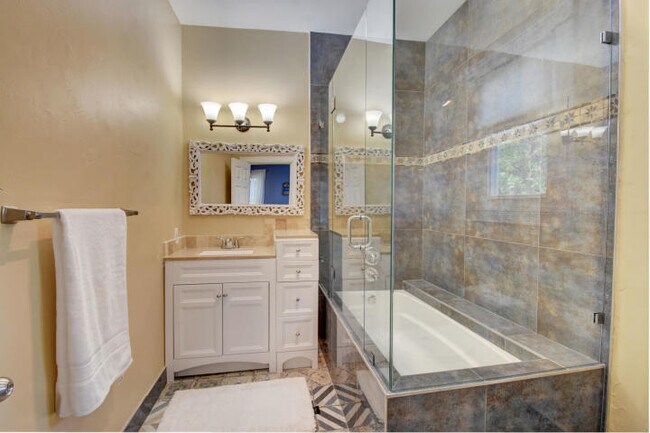 Building Photo - 232 Dixie Blvd