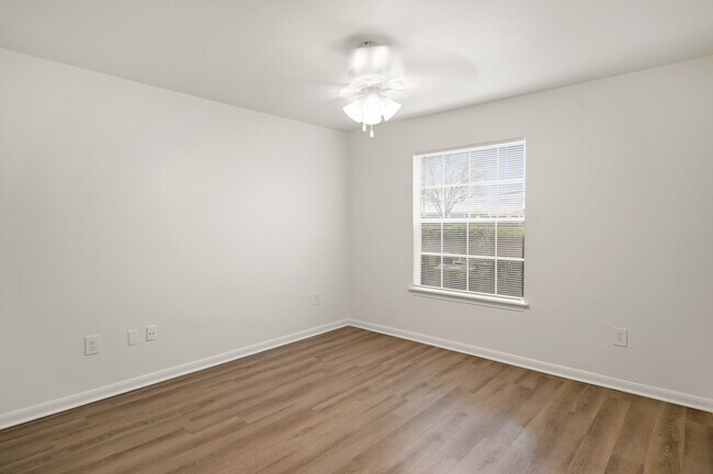 Bedroom - B3 Floorplan - Memorial Heights at Washington