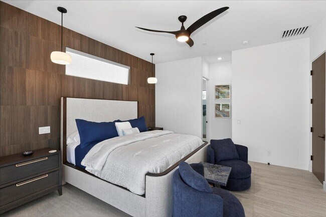 Building Photo - 51116 Avenida Mendoza