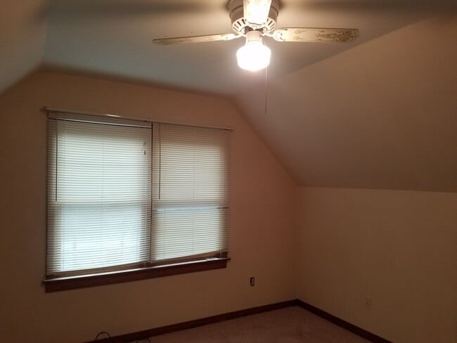 Building Photo - 4 bedroom home on cul-de-sac