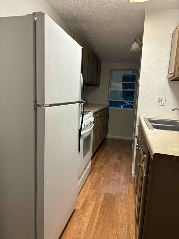 Building Photo - 524 Park Ave