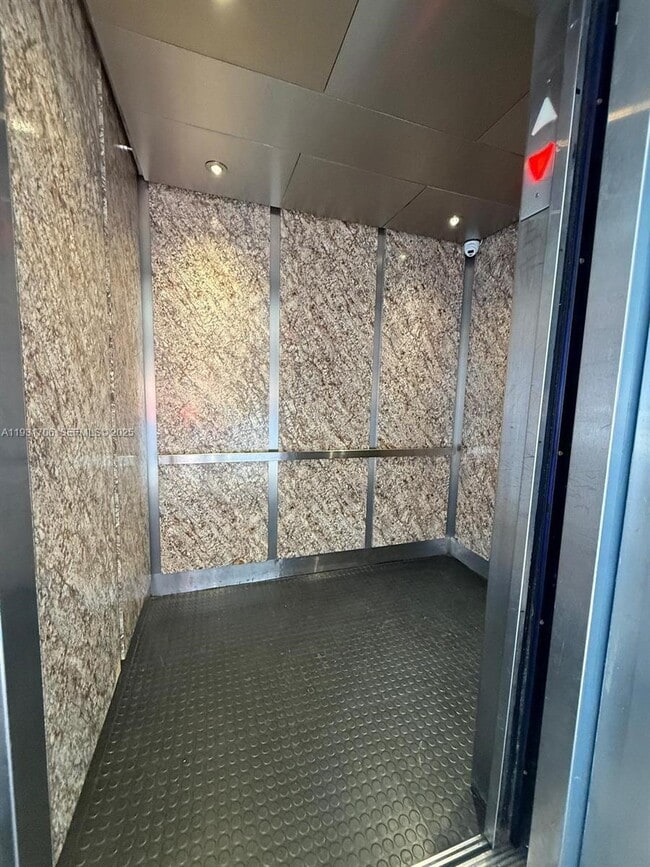 Building Photo - 8255 SW 152nd Ave