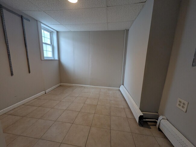 Building Photo - 1430 44th St