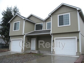 Building Photo - 2420 E Joseph Ave