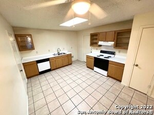 Building Photo - 9629 Green Plain Dr