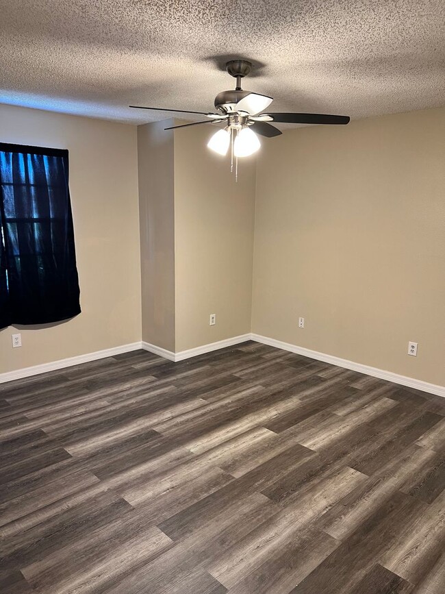 Building Photo - Charming Cottage Feel in Middleburg