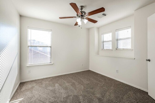 Building Photo - 423 Remington Ridge Dr