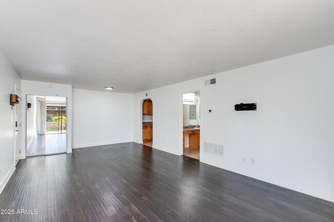 Building Photo - 3825 E Camelback Rd