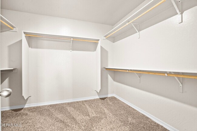 Building Photo - 585 Issa Circle