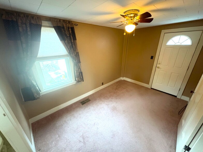 Building Photo - 3 E 3rd Ave