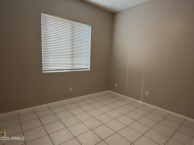 Building Photo - 231 E Krista Way