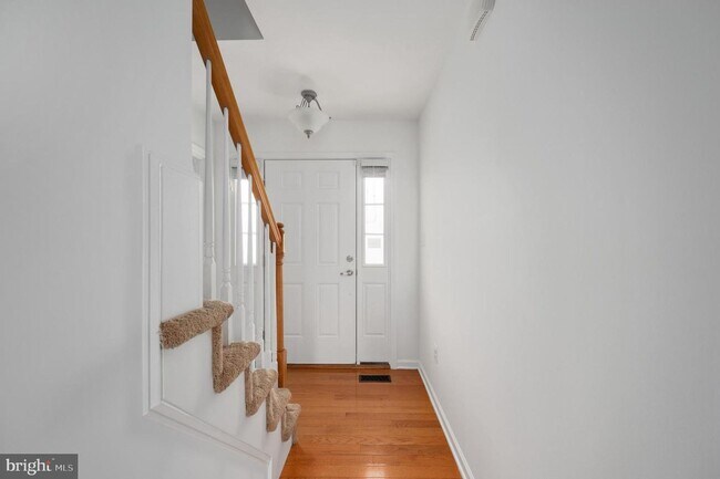 Building Photo - 259 Olympic Dr