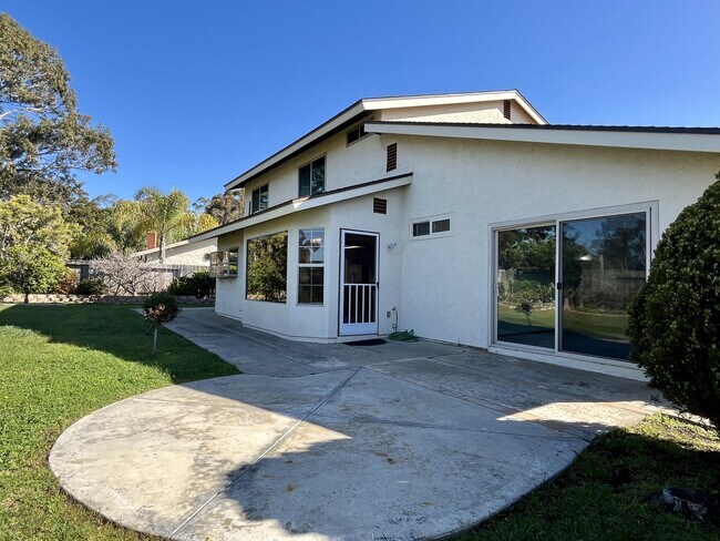 Building Photo - 3105 Blenkarne Dr