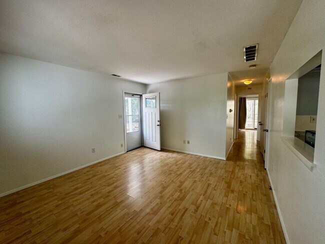 Building Photo - 603 Manitou Blvd