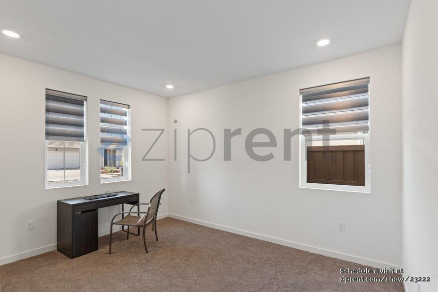 Building Photo - Unit