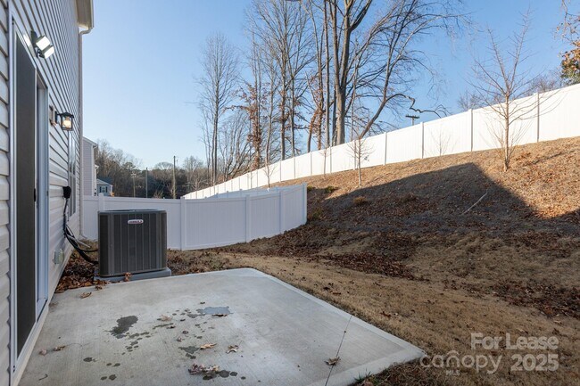 Building Photo - 2125 Allium Dr