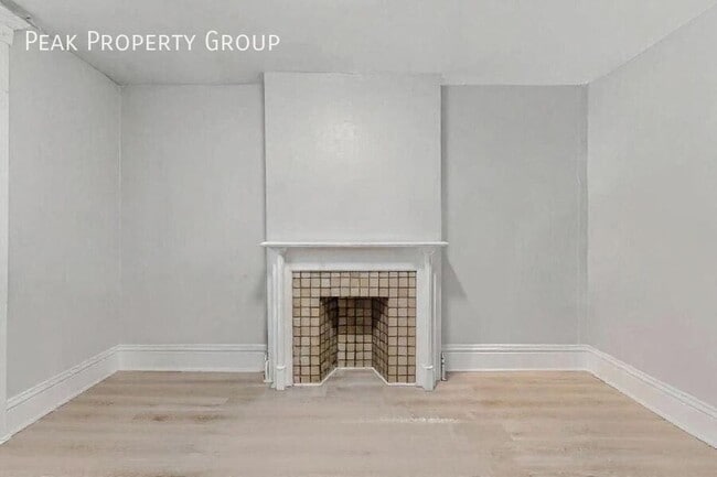 Building Photo - 196 W 8th Ave