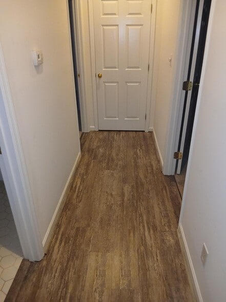 Upstairs Hallway - 3049 Old Stone Dr