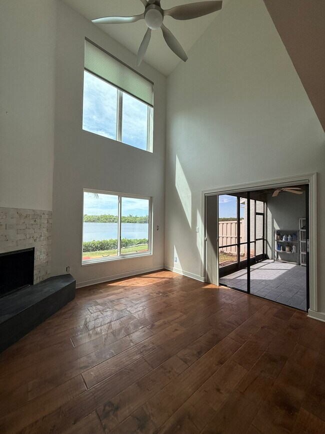 Building Photo - 1070 Sanibel Ct