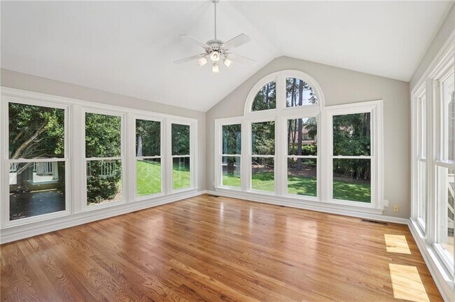 Building Photo - 5653 Trowbridge Dr