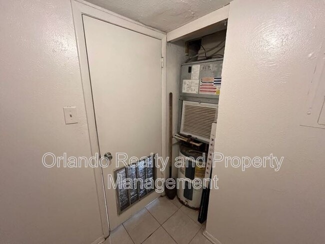 Building Photo - 3979 Crayrich Cir