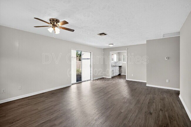 Building Photo - 7922 Coolgrove Dr