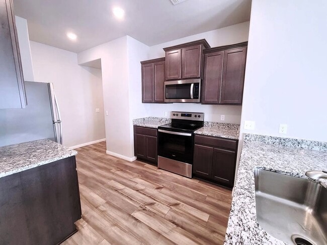 Building Photo - 1701 Crimson Lake Blvd