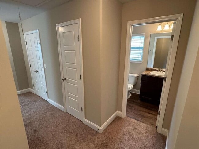 Building Photo - 495 Kirkland Dr