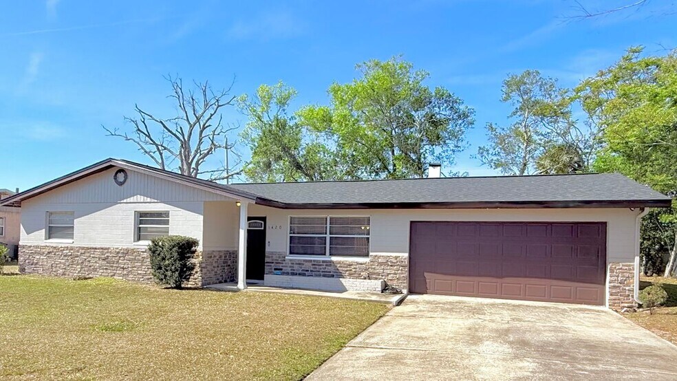 Primary Photo - 1420 Continental Dr