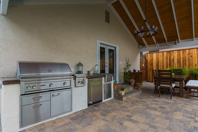 Building Photo - Charming 3 Bedroom 2 Bathroom Wilshire Vista Home with Bonus Room, Resort-Style Backyard and Heat...