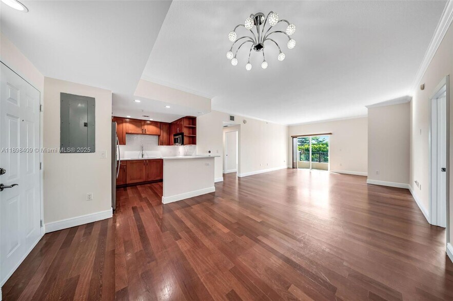 Primary Photo - 20 Calabria Ave