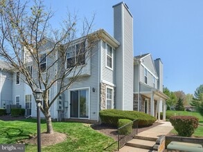 Building Photo - 110 Mews Dr