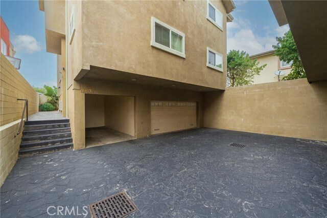 Building Photo - 11963 Manor Dr