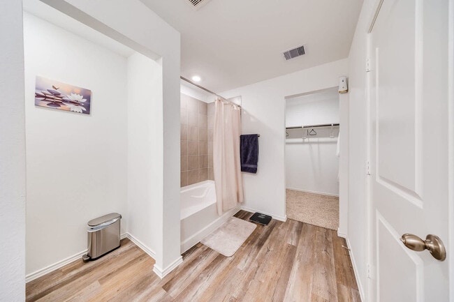 Building Photo - 6055 Diamond Vis Ct