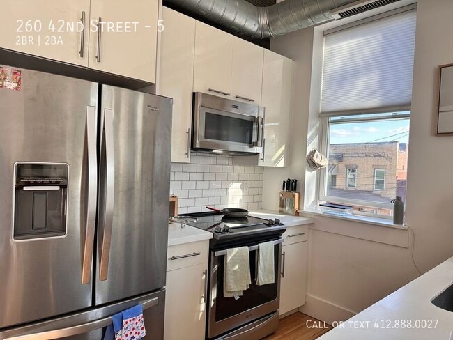 Building Photo - 260 42nd St