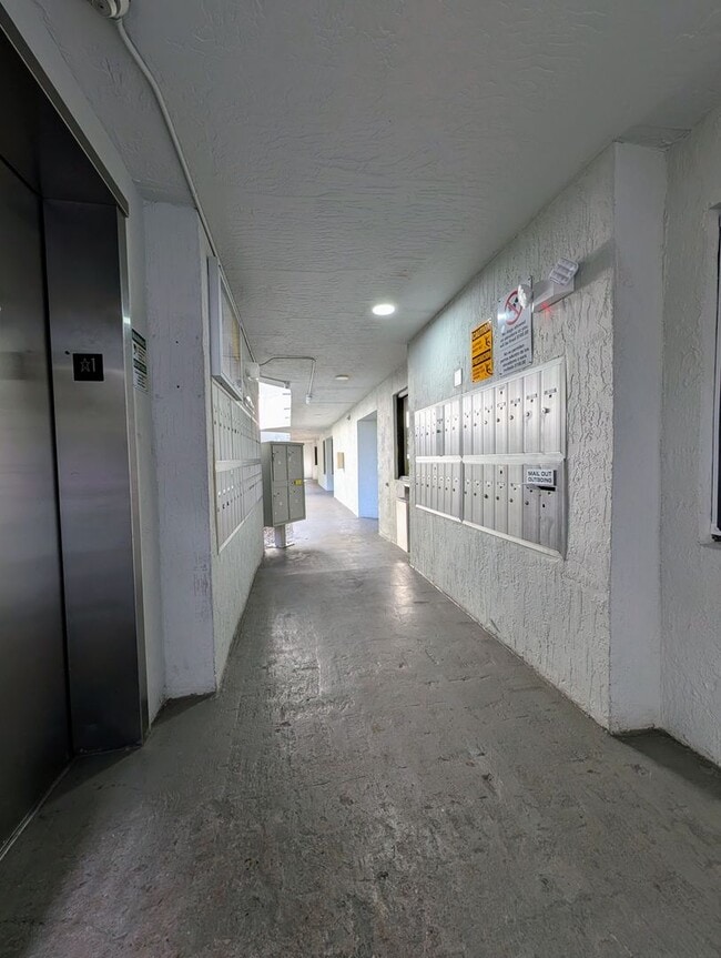 Building Photo - Spacious 2BR/2BA Residence – Great Kendall Location