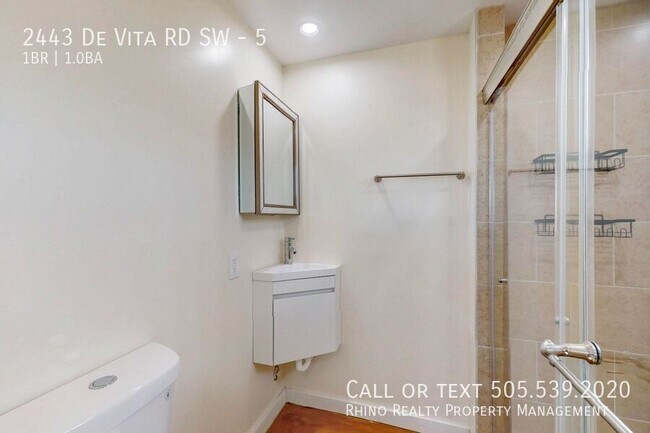 Building Photo - 2443 De Vita Rd SW