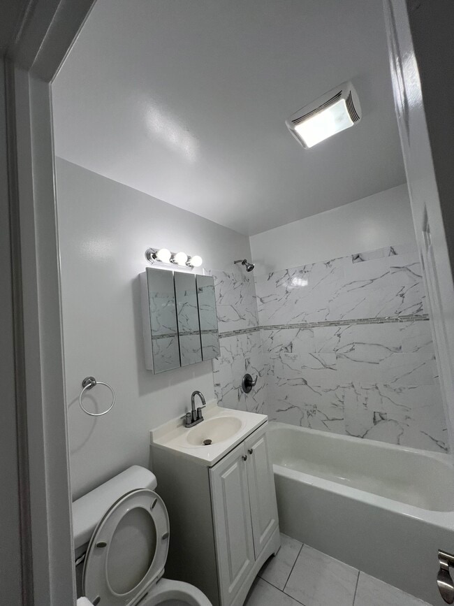 Building Photo - 18 Waldron Ave