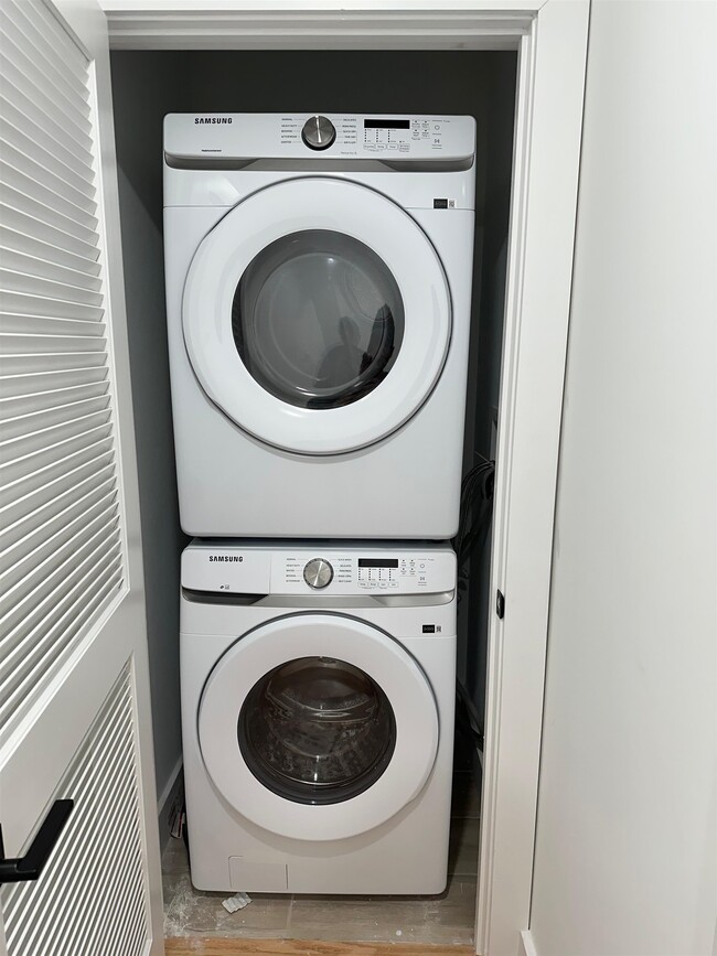 Building Photo - 59 Waverly St