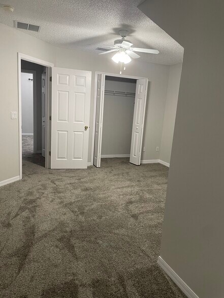 Building Photo - 13613 Carroway St