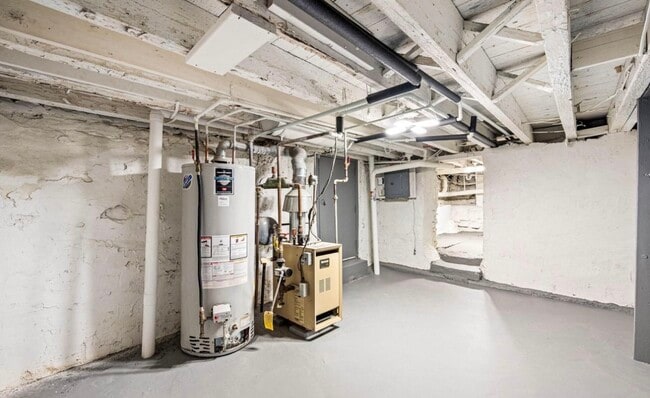 Building Photo - 228 Church St