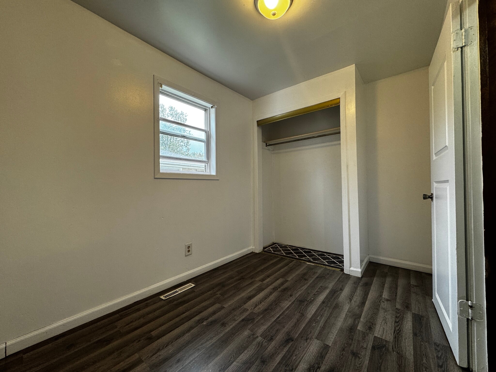Building Photo - 1426 9th St