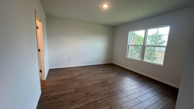 Building Photo - 1782 SW Bayshore Blvd