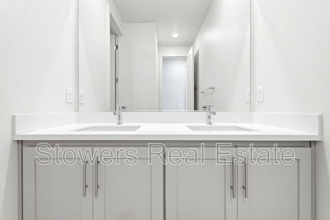 Building Photo - 6336 Moser Wy
