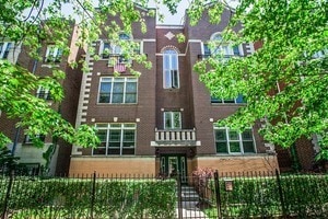 Primary Photo - 4235 N Kenmore Ave