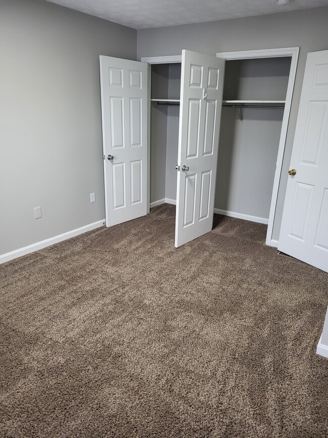 Building Photo - 217 Churchill Dr