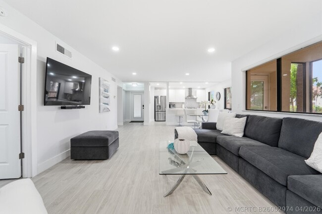 Building Photo - 505 Brackenwood Pl