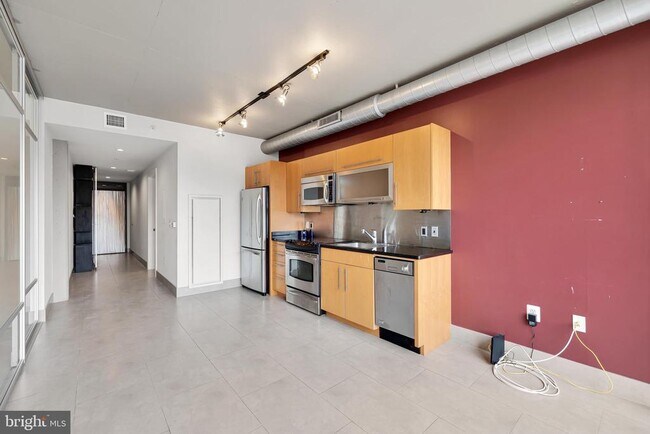 Building Photo - 1133 14th St NW