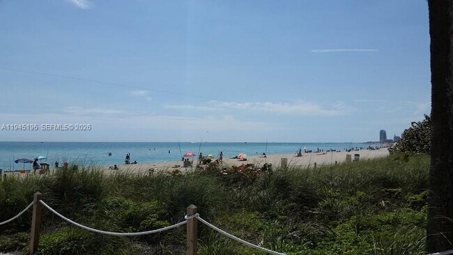 Building Photo - 2899 Collins Ave